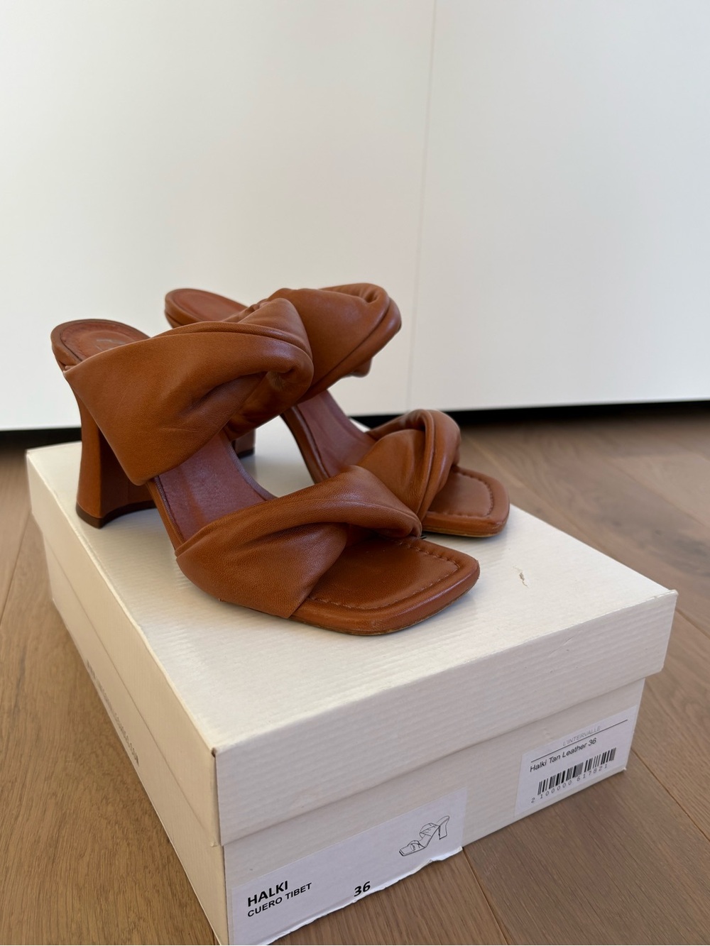L'INTERVALLE Cognac Brown Twist-Strap Block Heel Sandals